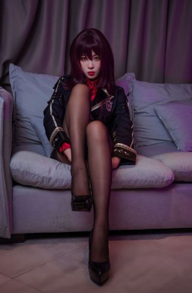 《被丈夫的下属推来推去的妻子》_HD在线观看完整版